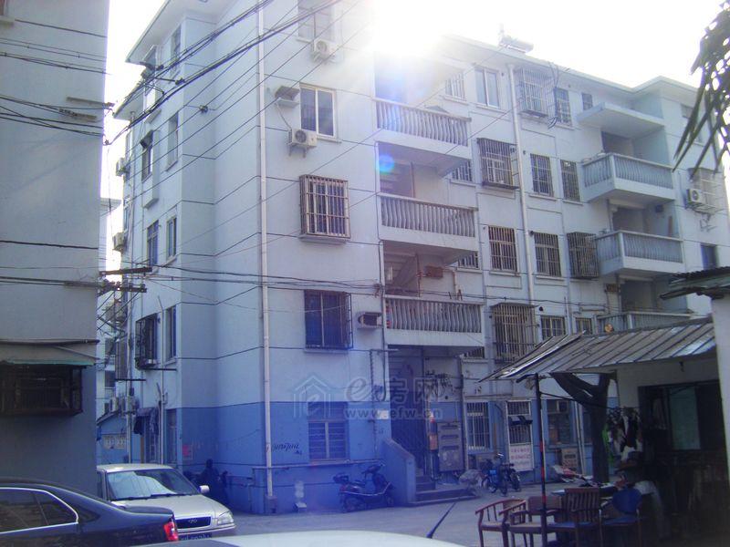 无锡中桥二村乐购超市附近有没有农行,在哪里